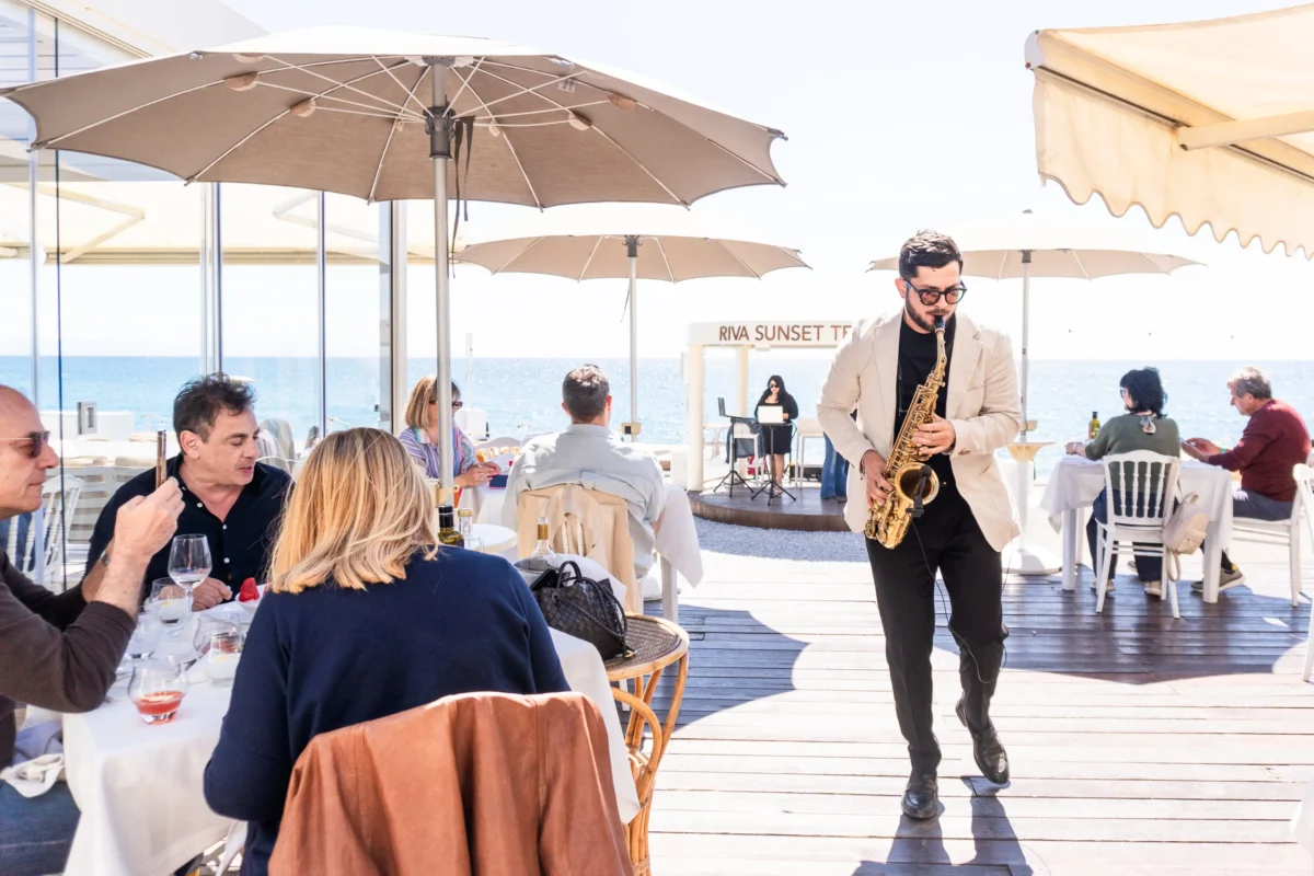 sax e pranzo
