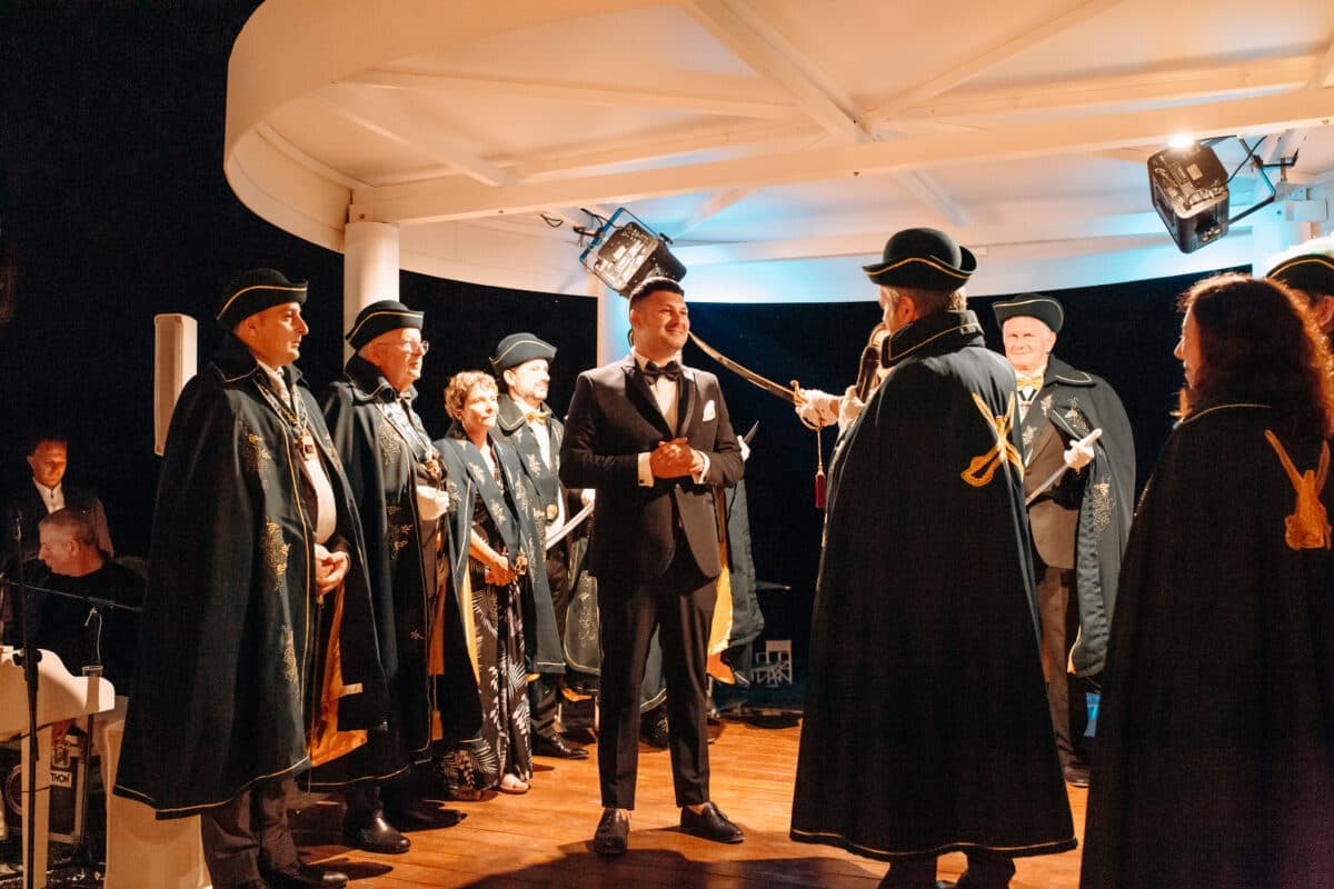 caveau de sabrage evento esclusivo grand chapitre
